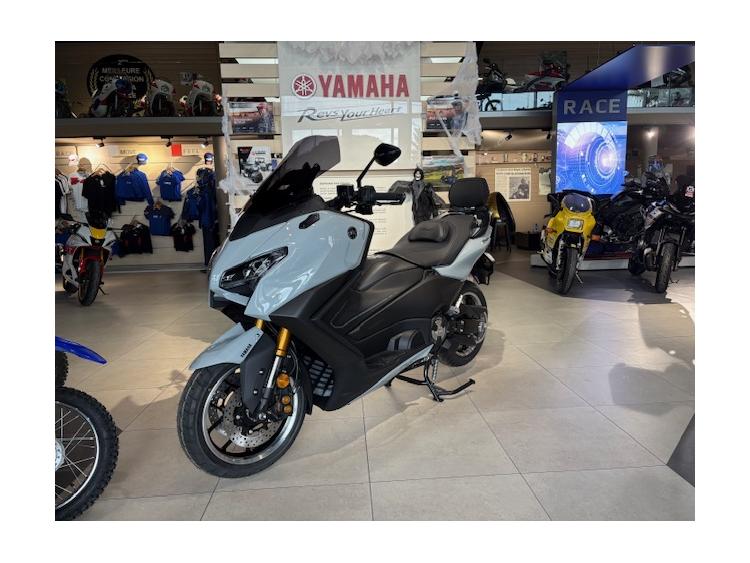 PROMOTION XP T-MAX 560 TECH MAX 2025 +DE 1990€ D'EQUIPEMENT  GARANTIE 5 ANS ET 800€ DE REMISE 