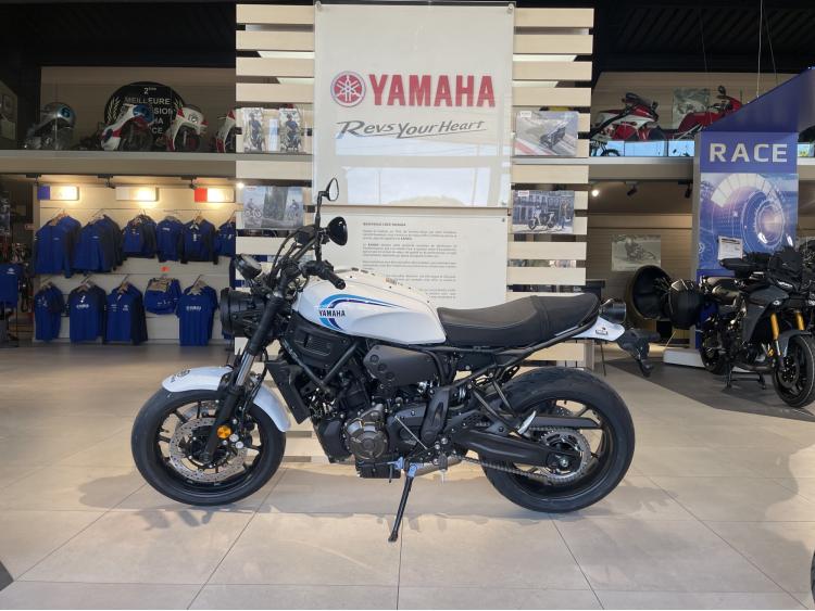 XSR 700 HISTORIC WHITE 132€*/MOIS PROMOTION 1000€ DE REMISE ! 