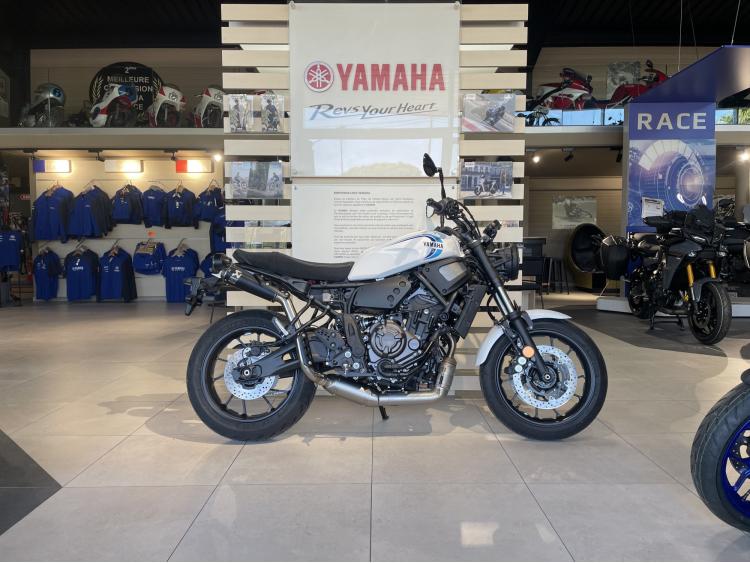 XSR 700 HISTORIC WHITE 132€*/MOIS PROMOTION 1000€ DE REMISE ! 