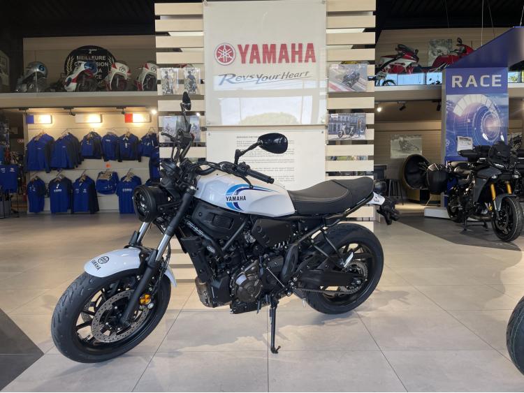 XSR 700 HISTORIC WHITE 132€*/MOIS PROMOTION 1000€ DE REMISE ! 