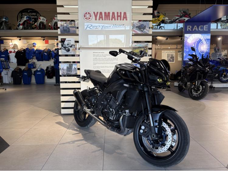 MT-10 TECH BLACK 2022 +DE 1200€ D'EQUIPEMENT GARANTIE 12 MOIS 