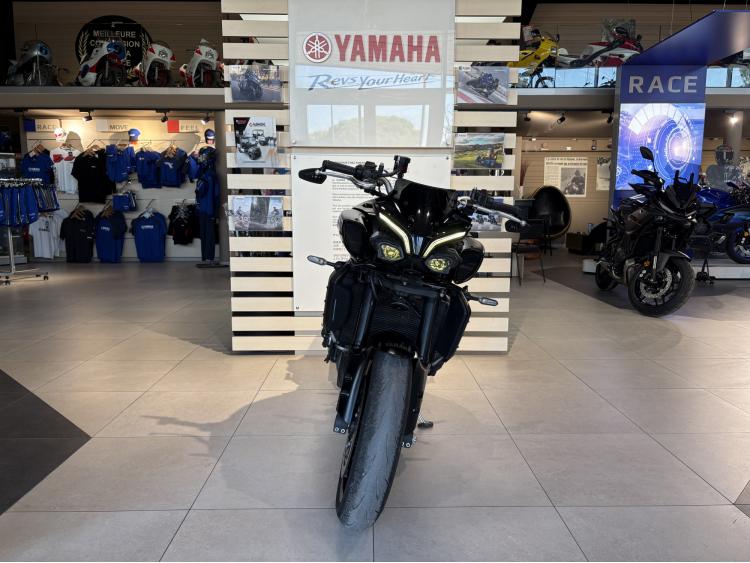 MT-10 TECH BLACK 2022 +DE 1200€ D'EQUIPEMENT GARANTIE 12 MOIS 