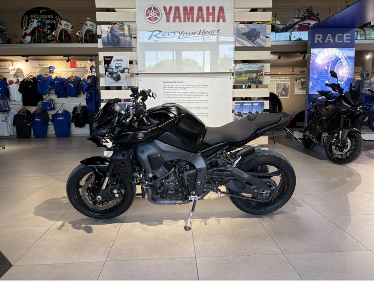 MT-10 TECH BLACK 2022 +DE 1200€ D'EQUIPEMENT GARANTIE 12 MOIS 