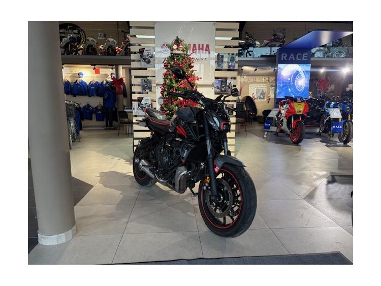 MT-07 35KW 90€/MOIS* 1ERE MAIN FAIBLE KM +2500€ D'EQUIPEMENT GTIE 12 MOIS 