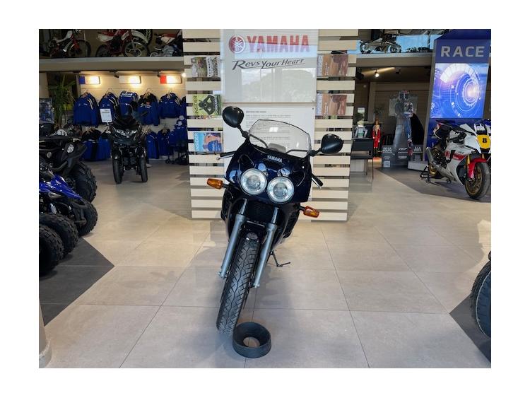  FZR 600 7000Km ETAT EXCEPTIONNEL !  MUSÉE