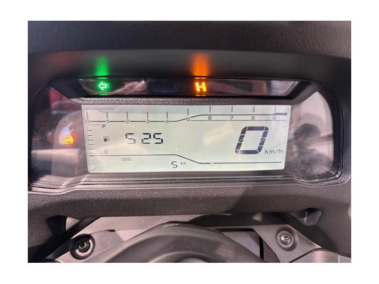 TRICITY 300 MILKY WHITE AKRAPOVIC DE DIRECTION  189€/MOIS* +DE 2499€ D'EQUIPEMENT GTIE CONSTRUCTEUR