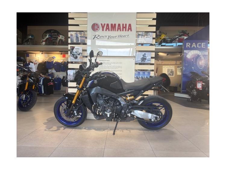 PROMOTION YAMAHA MT-09 SP 2021 160€/MOIS* GTIE 12 MOIS + DE 2000 € D'ACCESSOIRES
