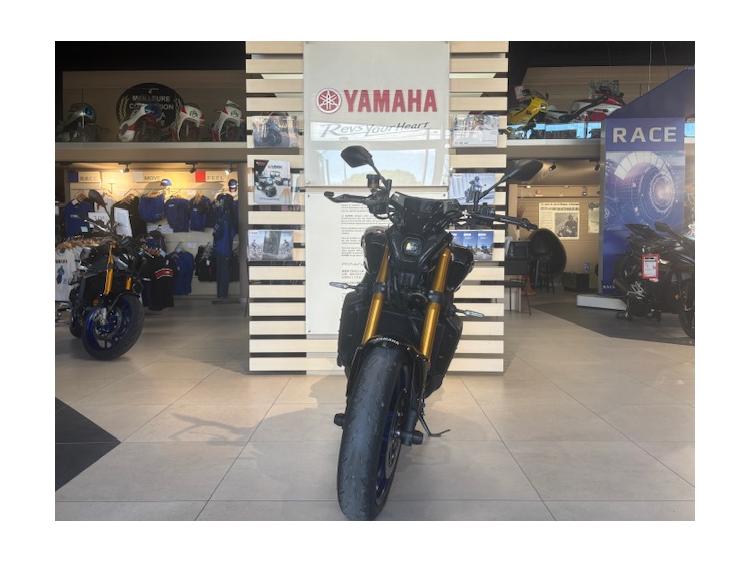 PROMOTION YAMAHA MT-09 SP 2021 160€/MOIS* GTIE 12 MOIS + DE 2000 € D'ACCESSOIRES