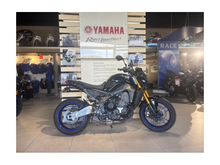 PROMOTION YAMAHA MT-09 SP 2021 160€/MOIS* GTIE 12 MOIS + DE 2000 € D'ACCESSOIRES