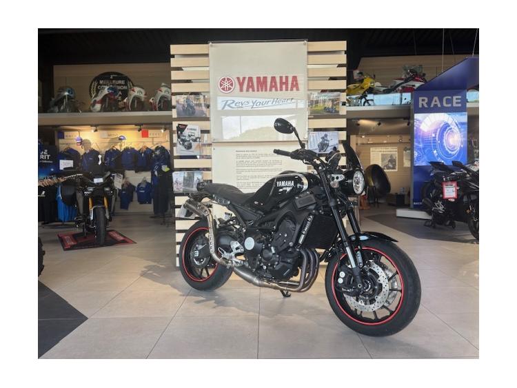 XSR 900 AKRAPOVIC +DE 2700€ D'EQUIPEMENT GTIE 12 MOIS 135€/MOIS*