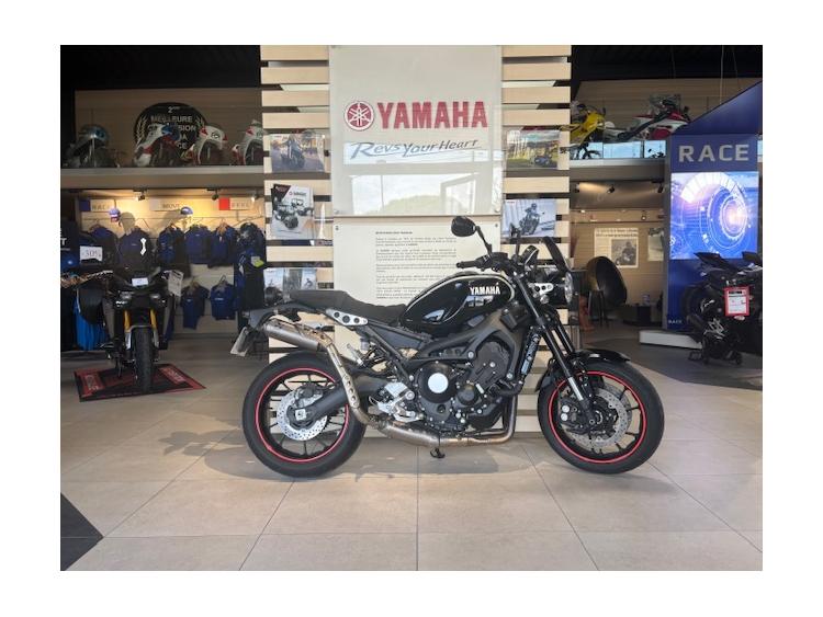 XSR 900 AKRAPOVIC +DE 2700€ D'EQUIPEMENT GTIE 12 MOIS 135€/MOIS*