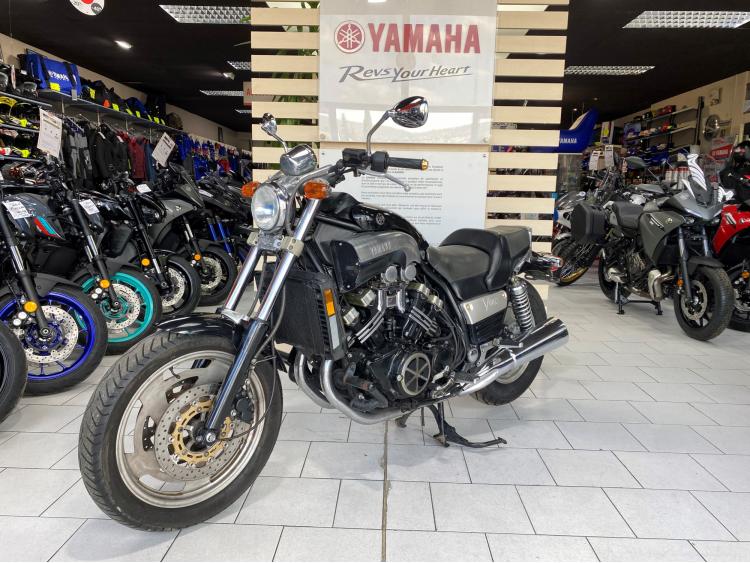YAMAHA VMAX 1200 84€/MOIS* 