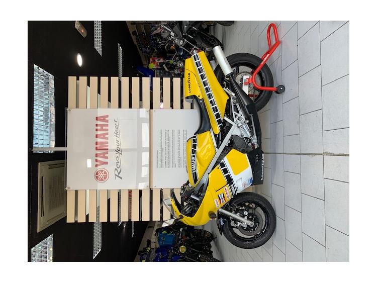 YAMAHA RD 500 LC KENNY ROBERTS REPLICA