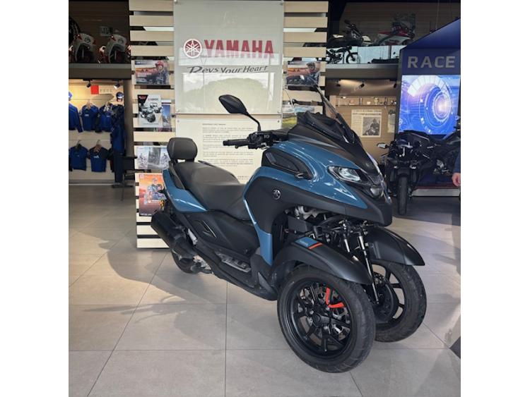 TRICITY 300 FAIBLE KILOMETRAGE 1ERE MAIN GTIE 12 MOIS 111€/MOIS* 