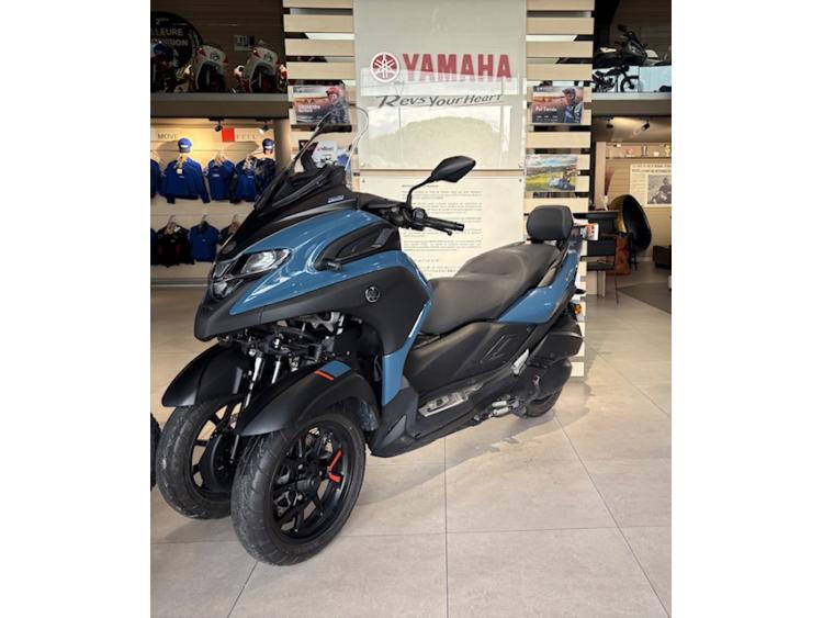 TRICITY 300 FAIBLE KILOMETRAGE 1ERE MAIN GTIE 12 MOIS 111€/MOIS* 