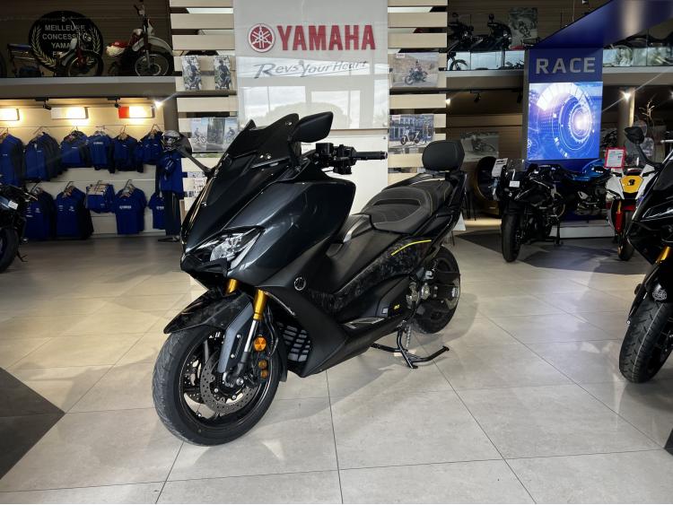T-MAX 560 AKRAPOVIC 20E ANNIVERSAIRE 199€/MOIS* + DE 4800€ D'EQUIPEMENT GTIE 12 MOIS