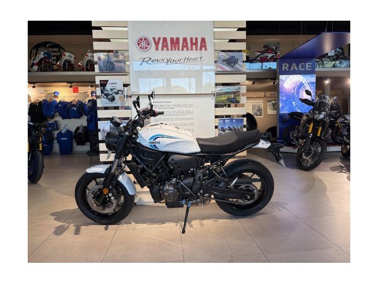 DESTOCKAGE XSR 700 35KW HISTORIC WHITE 123€*/MOIS 1800€ DE REMISE !!