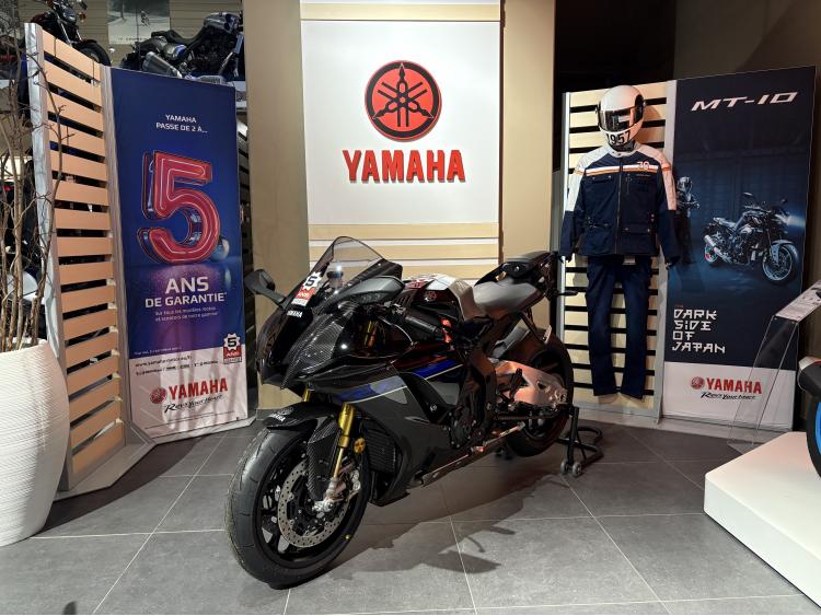 YAMAHA R1M 2024