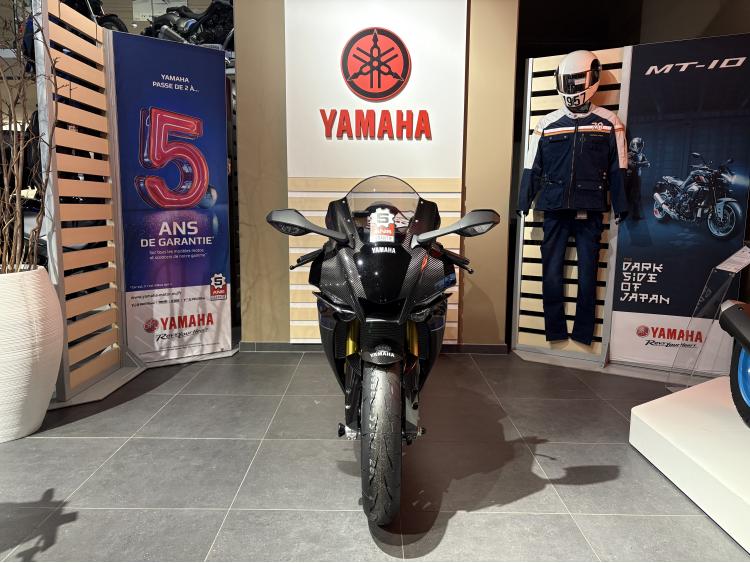 YAMAHA R1M 2024